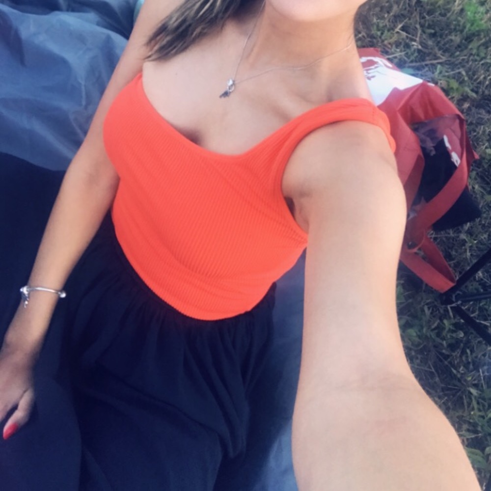 Xs one shoulder